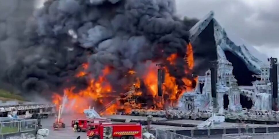 Un incendio distrugge il palco del festival belga Tomorrowland - VIDEO