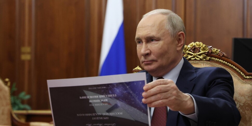 Putin contro l’ultimatum Usa: “Trump prolunga la guerra in Ucraina con nuove armi e sanzioni” Putin contro l’ultimatum Usa: “Trump prolunga la guerra in Ucraina con nuove armi e sanzioni”