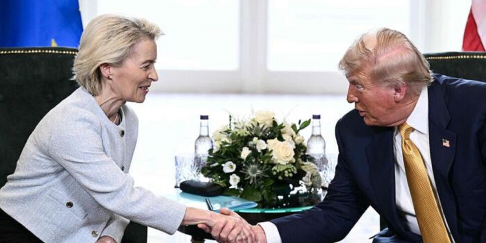 https://assets.gazzettadelsud.it/2025/07/Von-der-leyen-e-trump-970x485.jpg