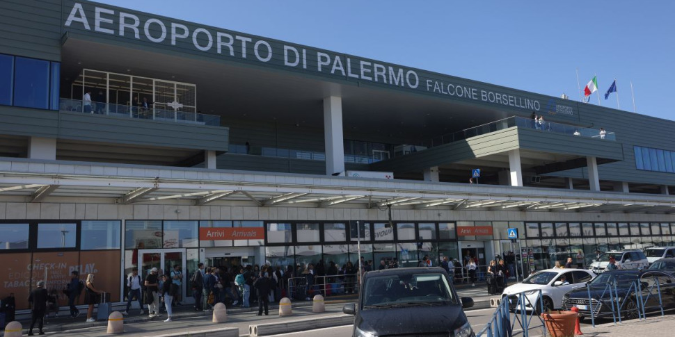 https://assets.gazzettadelsud.it/2025/07/aeroporto-palermo-34668-passeggeri-in-un-giorno-record-da-inizio-anno-2073682-970x485.jpg
