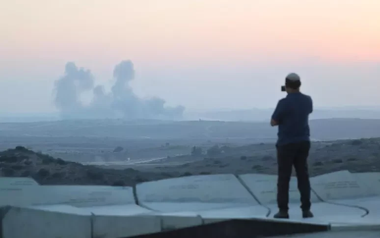 Il fuoco di Israele sulle tende degli sfollati a Gaza, almeno 12 i morti. Attacco alla sede dell Il fuoco di Israele sulle tende degli sfollati a Gaza, almeno 12 i morti. Attacco alla sede dell