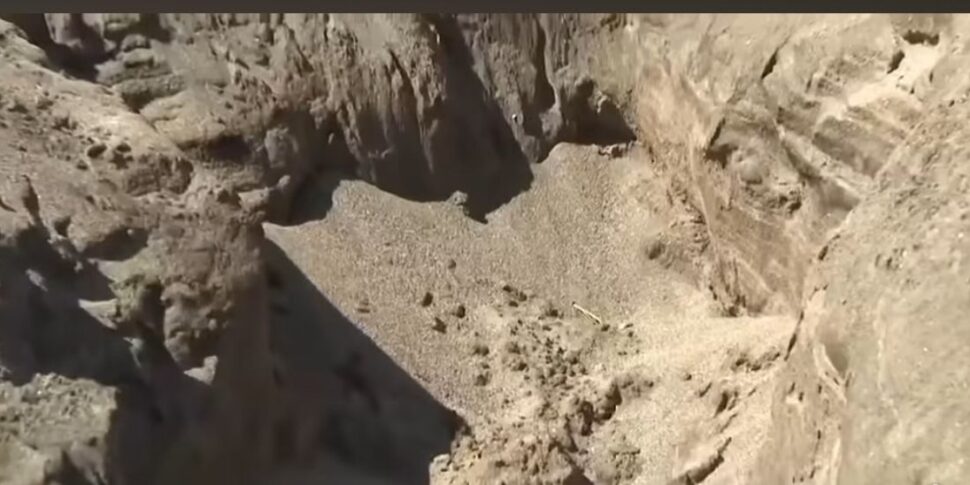 https://assets.gazzettadelsud.it/2025/07/buca-montalto-di-castro-970x485.jpeg