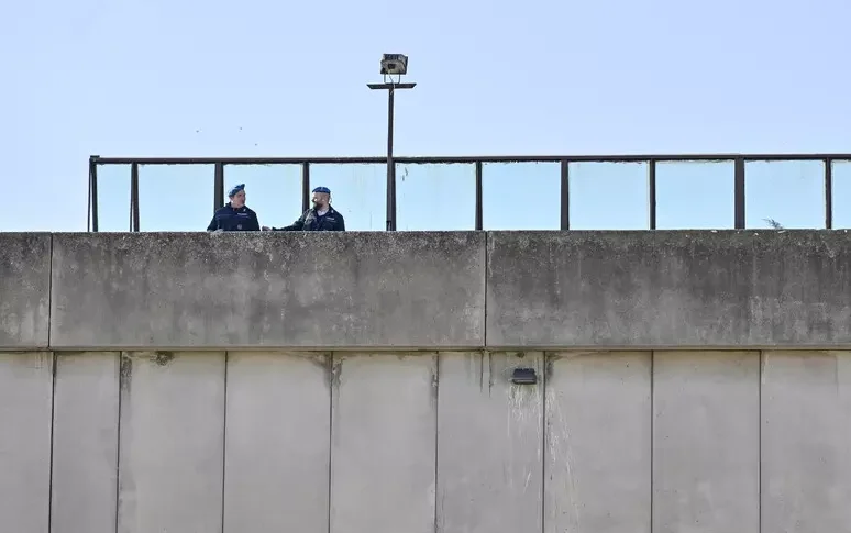 Corruzione sui lavori nelle carceri, al centro un ingegnere del Provveditorato regionale lombardo. Perquisizioni in tutta Italia