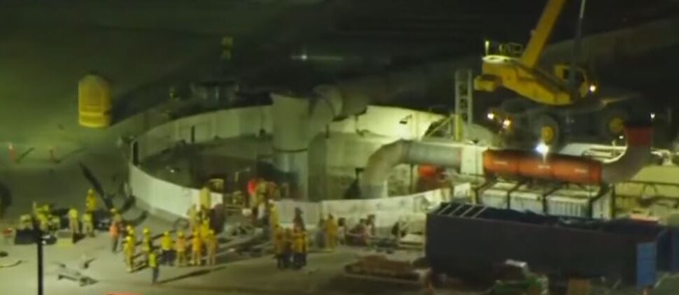 Los Angeles, crolla un tunnel: 31 operai tratti in salvo Los Angeles, crolla un tunnel: 31 operai tratti in salvo