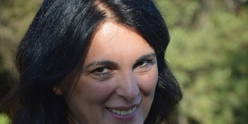 "Genitori omosessuali fate schifo". Brutale aggressione a Egle Doria durante un laboratorio per bambini "Genitori omosessuali fate schifo". Brutale aggressione a Egle Doria durante un laboratorio per bambini