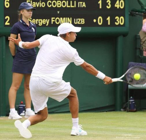 Wimbledon, debutto super per Flavio Cobolli: vittoria netta in tre set su Zhukayev Wimbledon, debutto super per Flavio Cobolli: vittoria netta in tre set su Zhukayev