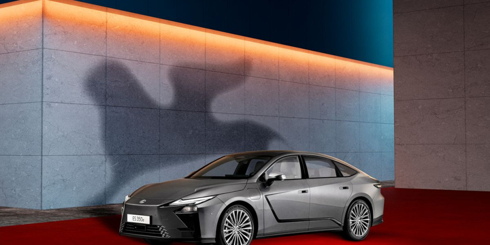 Lexus, Nono Anno di Glamour: Auto Ufficiale e Sponsor della Mostra del Cinema di Venezia 2024