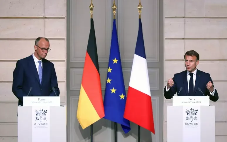 Stallo Ue Usa sui dazi, Macron a Berlino da Merz: "L Stallo Ue Usa sui dazi, Macron a Berlino da Merz: "L