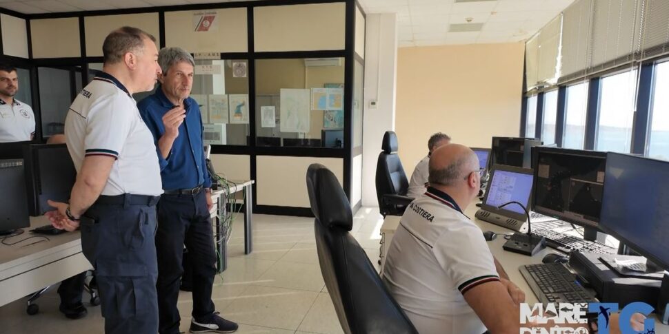 Torna "Mare dentro TG": entriamo nel cuore del Vts della Guardia Costiera