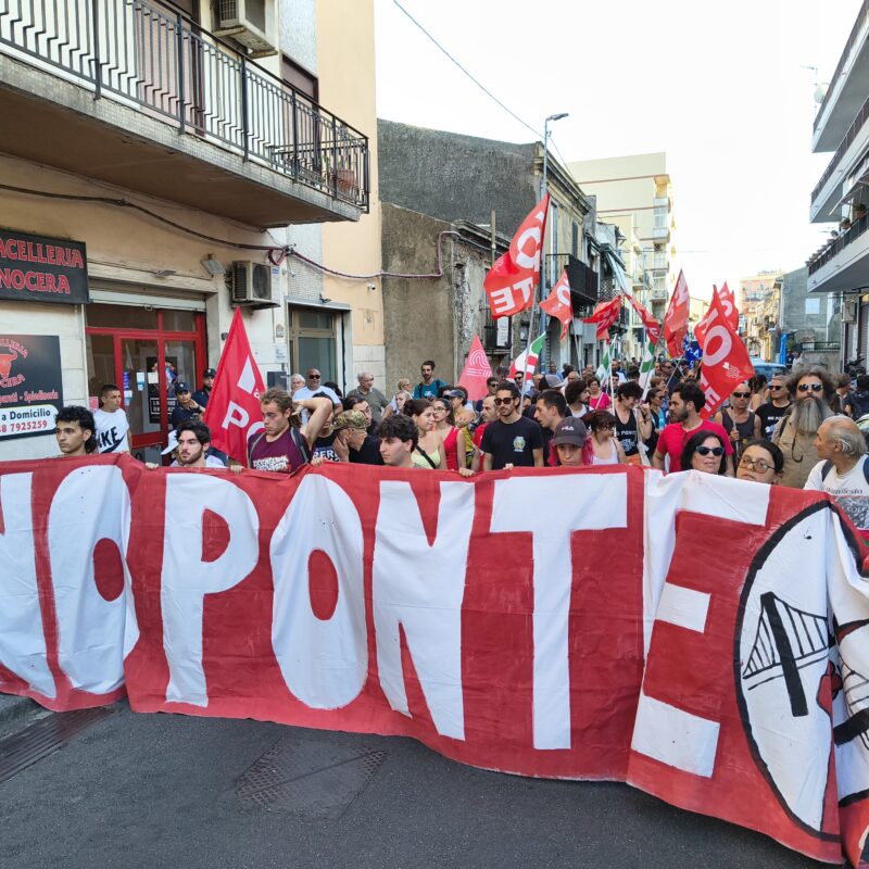 Ponte sullo Stretto, il fronte del no oggi in corteo a Messina: «Espropri, disagi, caos»