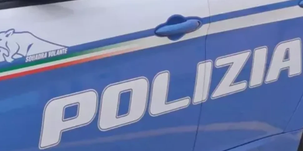 https://assets.gazzettadelsud.it/2025/07/polizia-2-970x485-1747513099-970x485-1752583505.webp
