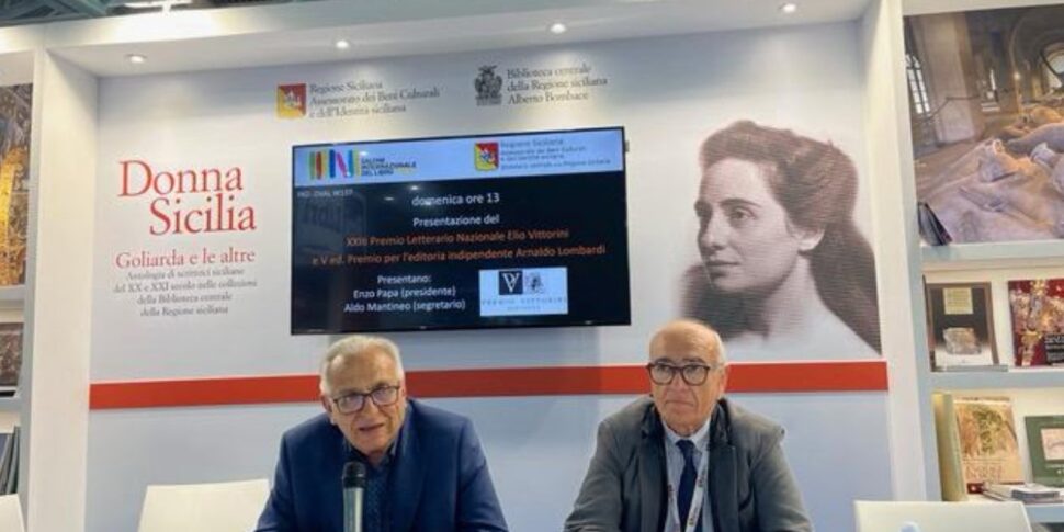 Premio Vittorini: finalisti Catozzella, Marasco e Rasy. Roberta Casasole con «Donne di tipo 1» vince la sezione Opera Prima Premio Vittorini: finalisti Catozzella, Marasco e Rasy. Roberta Casasole con «Donne di tipo 1» vince la sezione Opera Prima