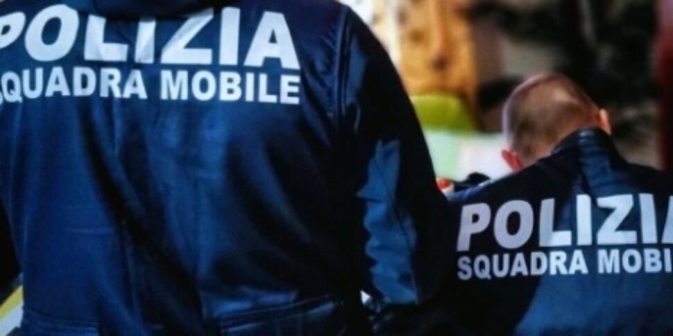 Dramma a Brindisi, poliziotta messinese di 41 anni si toglie la vita in Questura. Era funzionaria della Mobile e aveva lavorato anche a Reggio