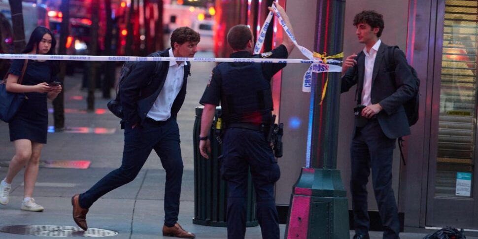 https://assets.gazzettadelsud.it/2025/07/strage-new-york-970x485.jpg