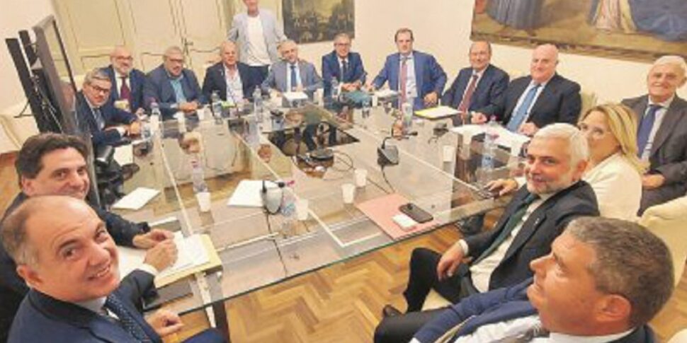 Sicilia, manovra più ricca e blindata. Niente fondi per le mance Sicilia, manovra più ricca e blindata. Niente fondi per le mance