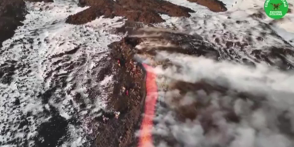 Etna, crolla il "tremore vulcanico": momento di "stanca" delle tre fratture del cratere di Sud Est Etna, crolla il "tremore vulcanico": momento di "stanca" delle tre fratture del cratere di Sud Est