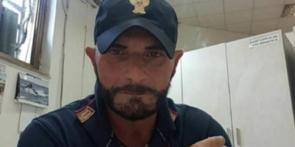 il 58enne ciro luongo ispettore di polizia ucciso con un8217arma da taglio nella sua abitazione a melito di napoli