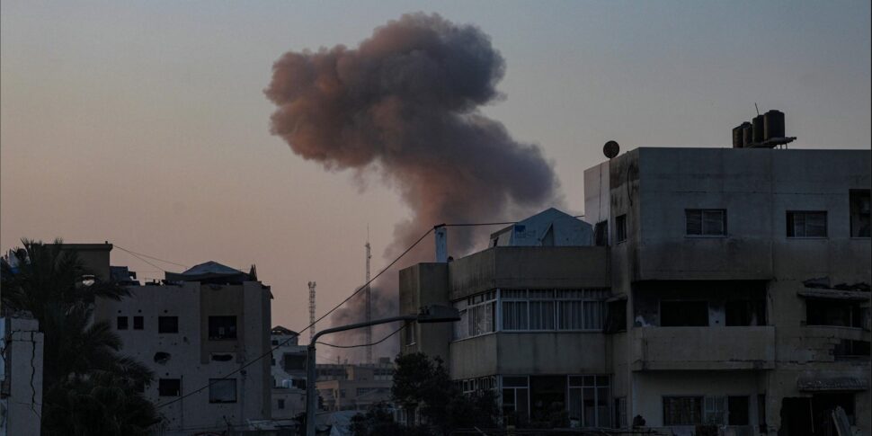 https://assets.gazzettadelsud.it/2025/08/Airstrikes-during-military-operation-in-Gaza-City-970x485.jpg