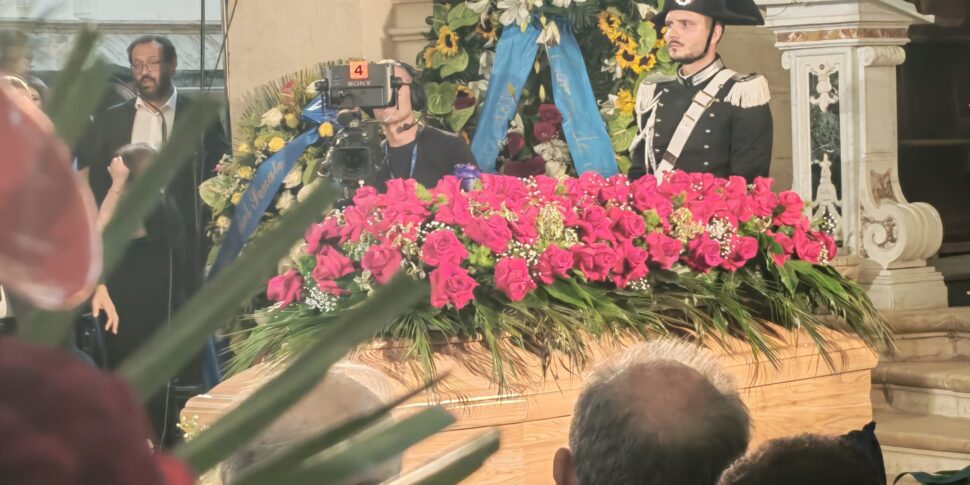 funerali di baudo gigi d alessio oggi 232 la festa di pippo nel suo paese
