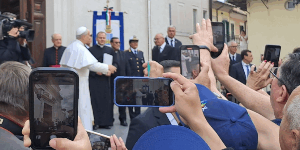 Papa Leone cita Dante all’Angelus: “Mai più scempio di vite umane con la guerra. Non perdiamoci nella selva oscura del male”