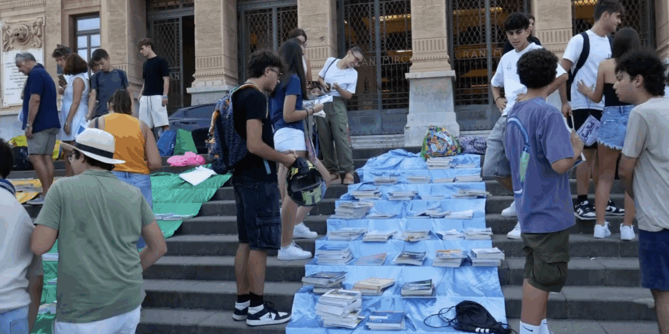 Messina, torna il mercatino per combattere il caro libri