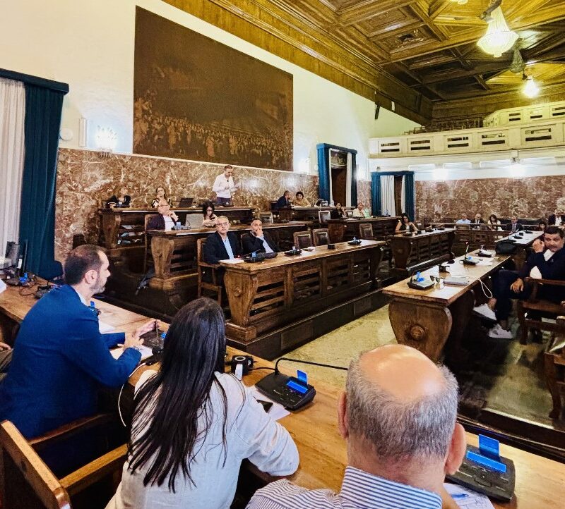Comune di Messina, il centrodestra strizza l’occhio a Basile: amministrazione “promossa” in Aula