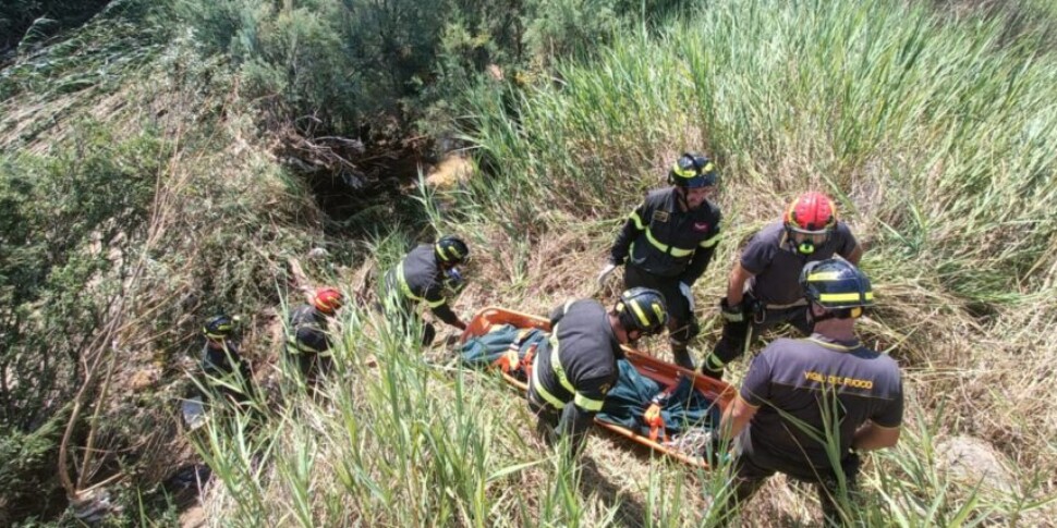 Muore travolto da un torrente a Leonforte, la Procura apre un
