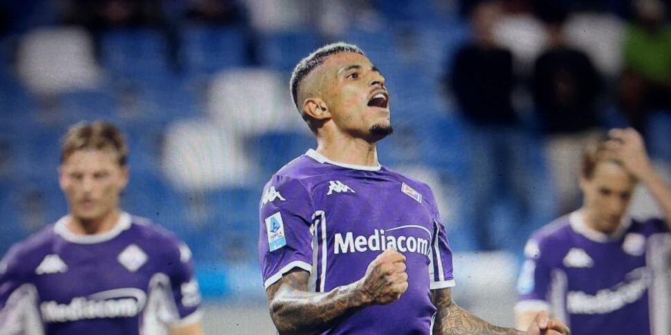 Conference League, brivido Fiorentina. I viola vincono in rimonta con il Polyssia e si qualificano alla fase a gironi Conference League, brivido Fiorentina. I viola vincono in rimonta con il Polyssia e si qualificano alla fase a gironi