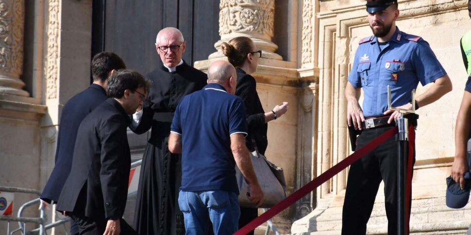 i funerali di baudo parla il compagno di scuola con pippo tante lunghe passeggiate le adorava