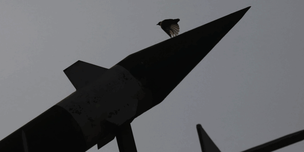https://assets.gazzettadelsud.it/2025/08/houthi-missile-970x485.png