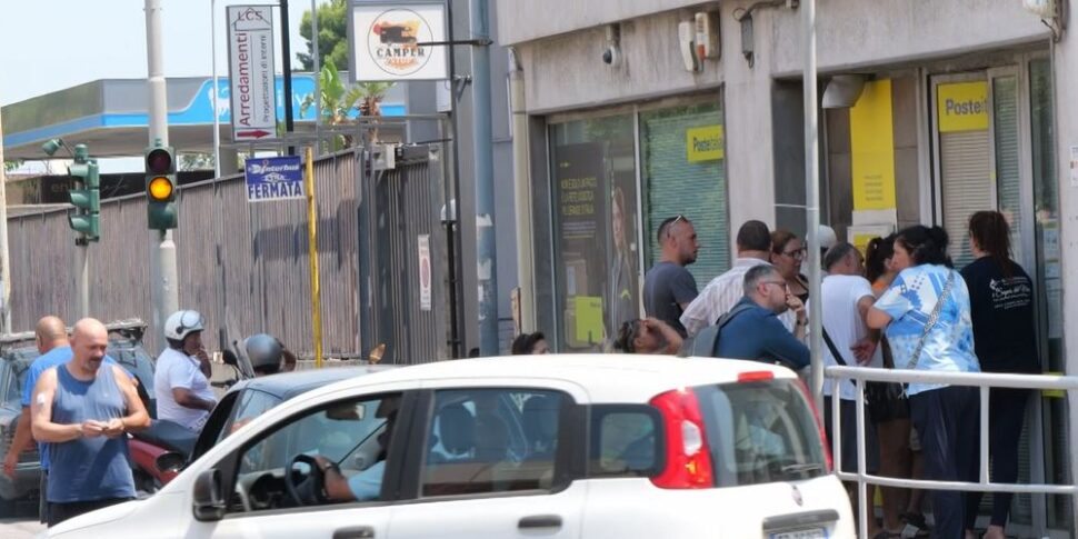 Caos per la Carta del reddito di inclusione: lunghe file anche a Messina