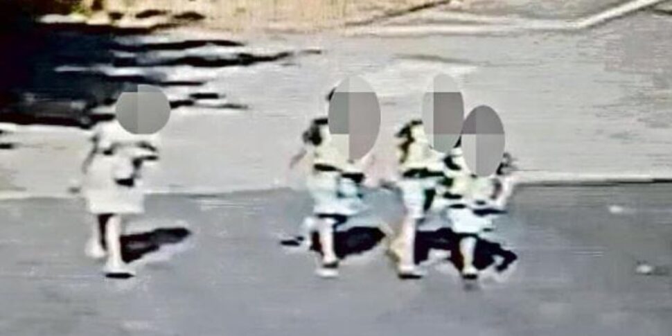 Scomparsi dal campo rom i quattro bambini che hanno investito e ucciso una donna a Milano Scomparsi dal campo rom i quattro bambini che hanno investito e ucciso una donna a Milano