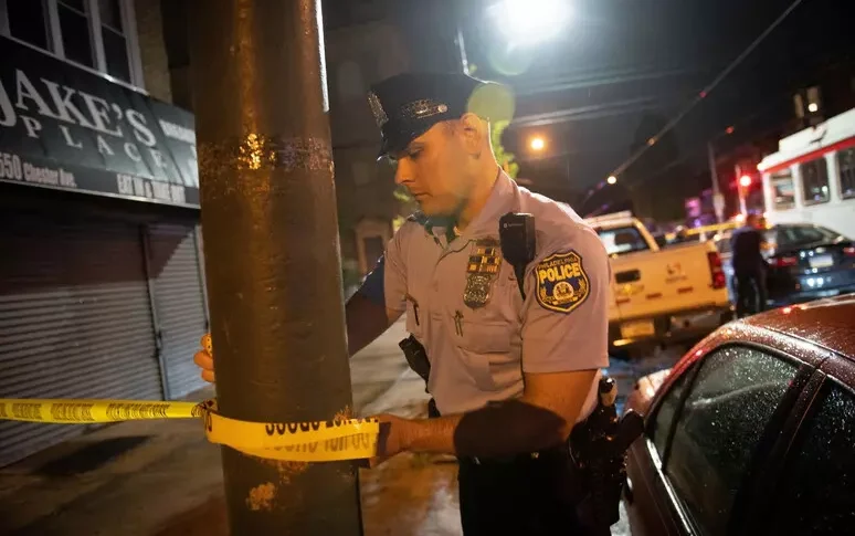 sparatoria in un campus a philadelphia ma era falso allarme il rettore non ci sono n233 morti n233 feriti una crudele bufala 