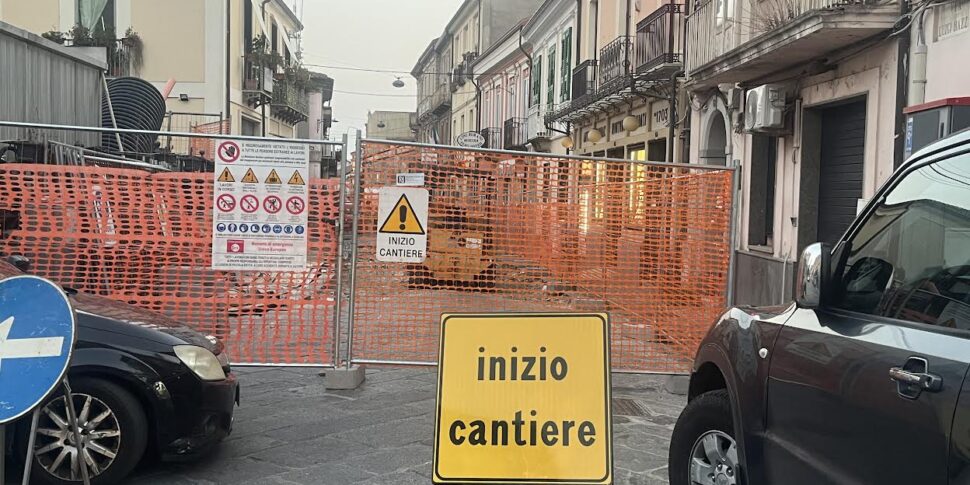 La lenta “agonia” del commercio a Vibo Valentia, il Comune sollecita ma è tutto fermo La lenta “agonia” del commercio a Vibo Valentia, il Comune sollecita ma è tutto fermo