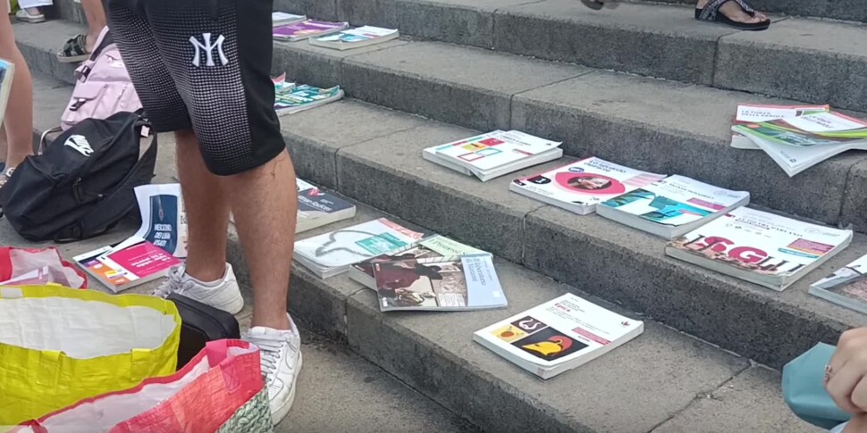 Il mercatino dei libri usati a Messina, occasione per risparmiare ma anche per... socializzare