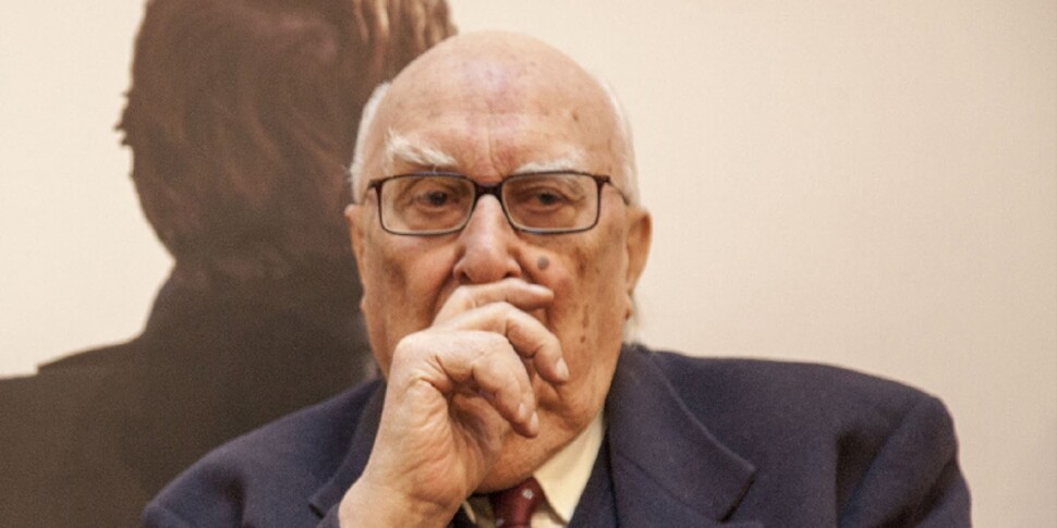 Maestro Camilleri, moltiplicatore di storie: sfide e “visioni” di un affabulatore che abita il nostro immaginario Maestro Camilleri, moltiplicatore di storie: sfide e “visioni” di un affabulatore che abita il nostro immaginario