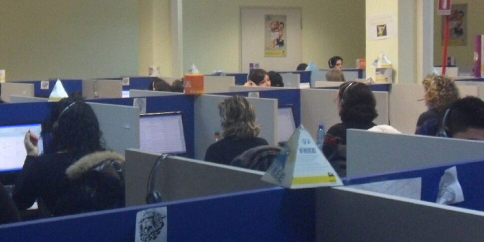 https://assets.gazzettadelsud.it/2025/09/Call-center-970x485.jpg