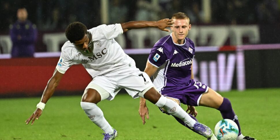 Napoli travolgente: 3 1 alla Fiorentina al Franchi e punteggio pieno in Serie A Napoli travolgente: 3 1 alla Fiorentina al Franchi e punteggio pieno in Serie A