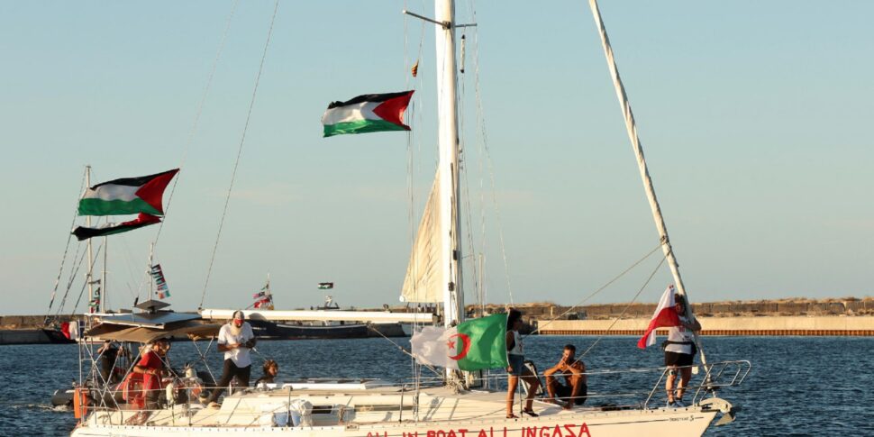 La Farnesina agli italiani sulla Flotilla: "Sconsigliato proseguire". Fallita l