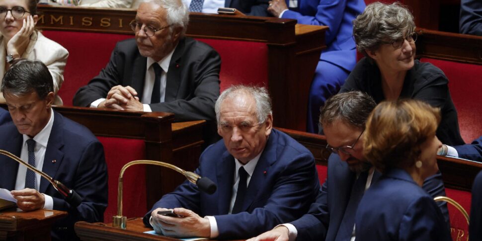 Francia, cade il governo Bayrou: Assemblée Nationale nega la fiducia. Sconfitta più secca del previsto Francia, cade il governo Bayrou: Assemblée Nationale nega la fiducia. Sconfitta più secca del previsto