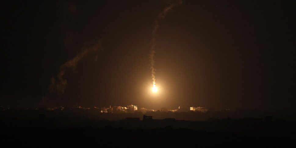I carri armati israeliani sono entrati nel cuore di Gaza City: potenti attacchi con droni ed elicotteri Apache I carri armati israeliani sono entrati nel cuore di Gaza City: potenti attacchi con droni ed elicotteri Apache