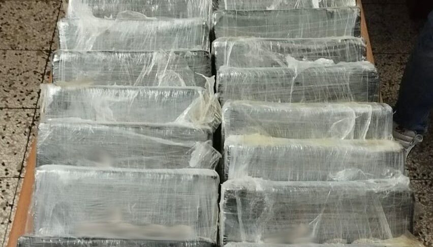 catania maxi sequestro di cocaina arrestato 47enne albanese beccato in auto con 27 kg di droga