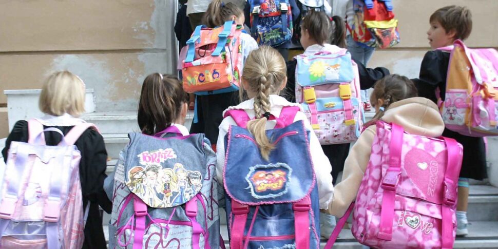 Suona oggi la prima campanella in Sicilia, si torna in classe a lezione di futuro