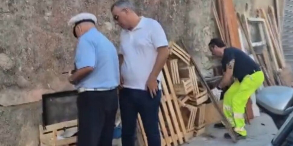 Messina, l’ultima trovata degli incivili: il codice di rimozione falso