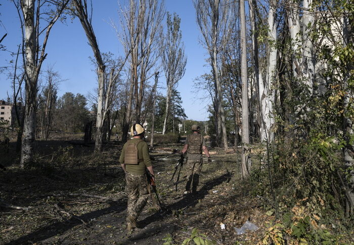 guerra in ucraina dombrovskis l ue 232 gi224 in una guerra ibrida con mosca