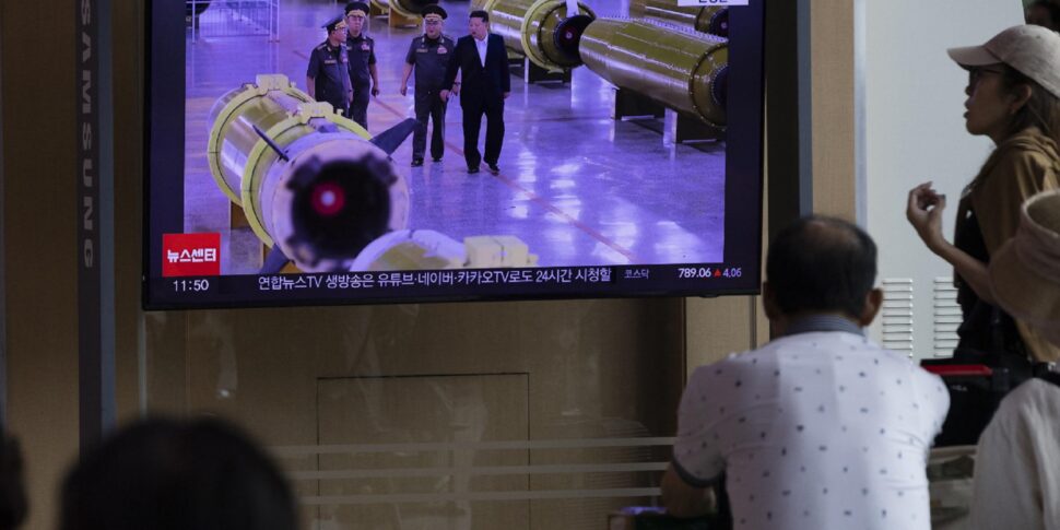 https://assets.gazzettadelsud.it/2025/09/Maxi-parata-a-piazza-Tienanmen-Kim-arriva-in-treno.-Missili-droni-e-carri-armati-la-Cina-mostra-i-muscoli-al-mondo-970x485.jpg