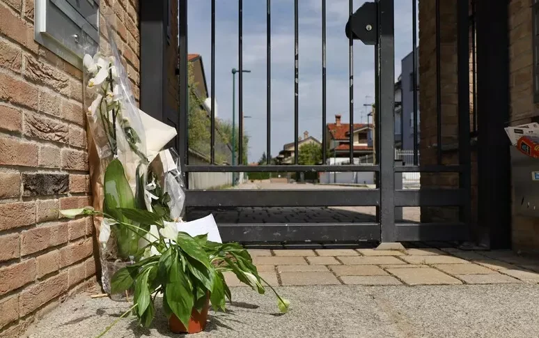 strage di paderno i giudici il 17enne era lucido e determinato nell uccidere madre padre e fratello di 12 anni