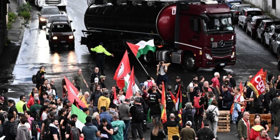 Sciopero, a Palermo trasporti regolari. Disagi nelle scuole Sciopero, a Palermo trasporti regolari. Disagi nelle scuole