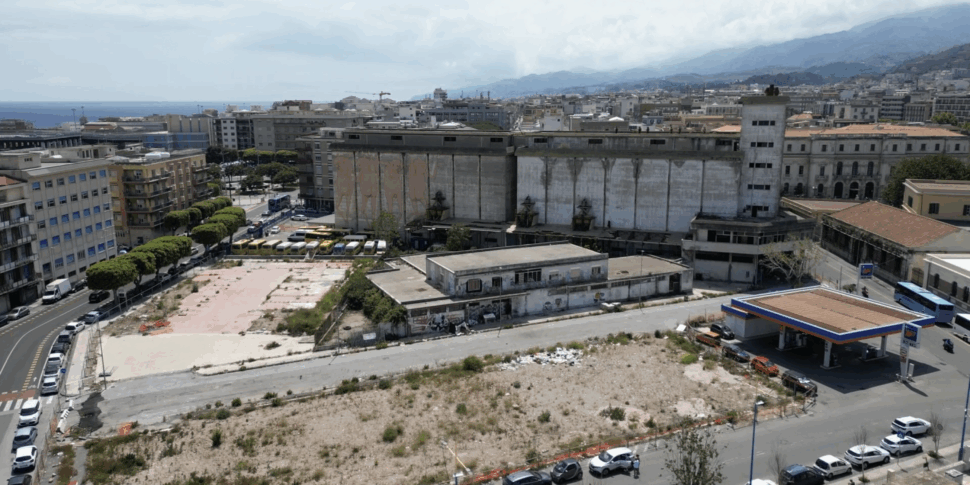 Messina, il 6 ottobre via alle demolizioni della Casa del portuale e degli ex Silos Granai al porto
