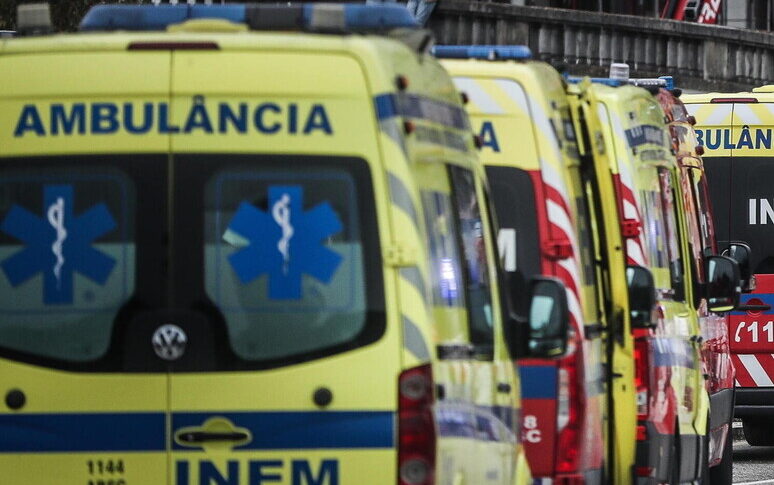 Tragedia a Lisbona, deraglia funicolare: almeno 3 morti e oltre una ventina di feriti Tragedia a Lisbona, deraglia funicolare: almeno 3 morti e oltre una ventina di feriti